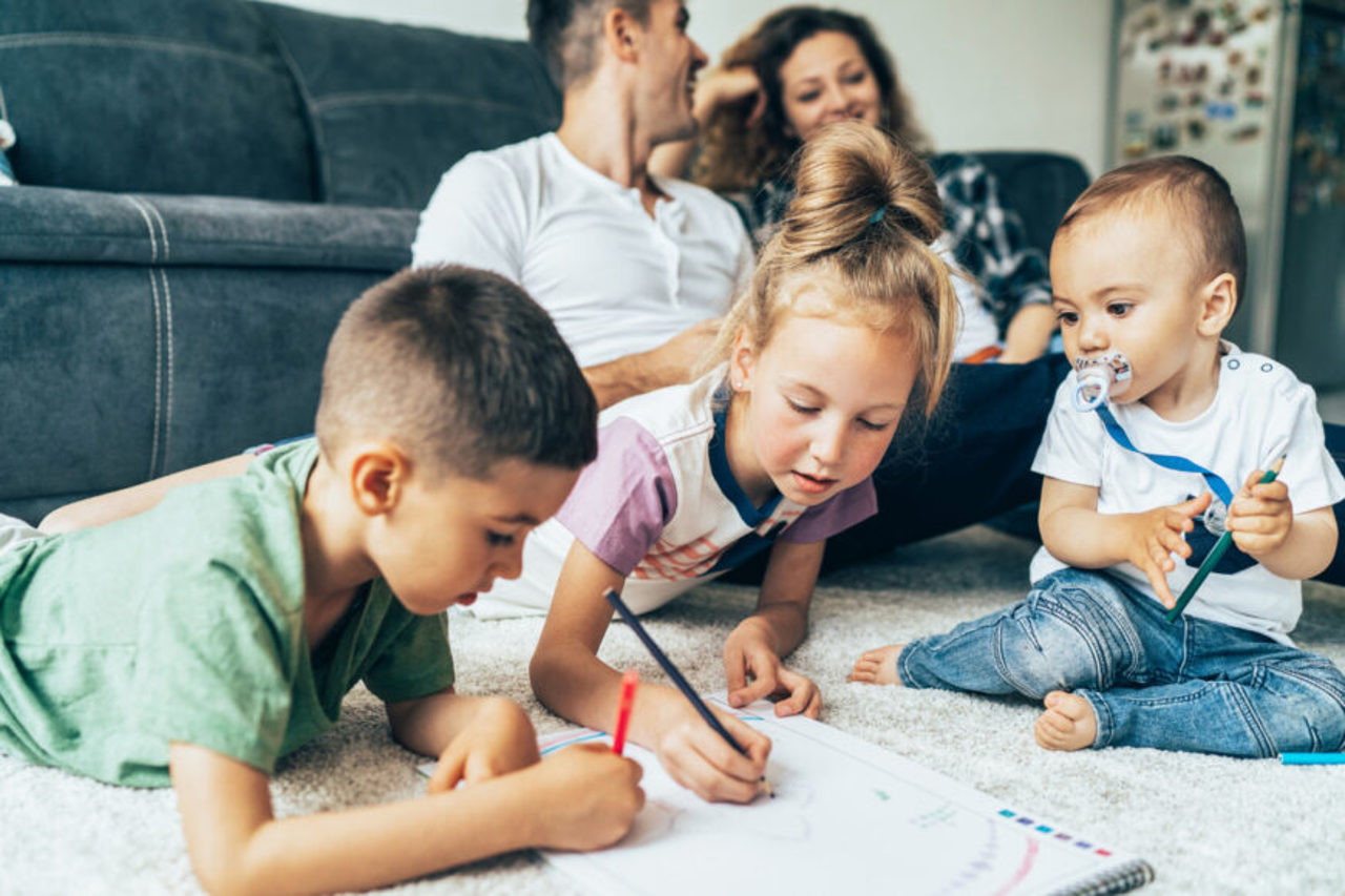 Câte trei copii în fiecare familie - soluția specialiștilor pentru a salva situația demografică a R. Moldova