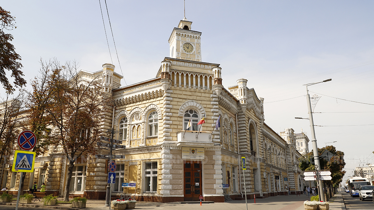 Ceban și-a demis nașul și alte rude din funcții de conducere ale întreprinderilor municipale