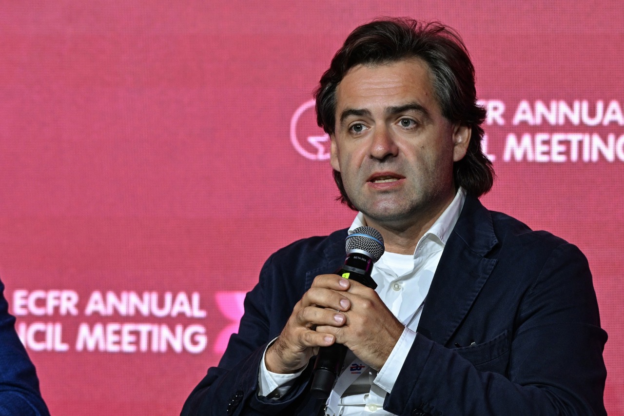 DECRET | Maia Sandu conferă ranguri diplomatice: Emisarul Nicu Popescu – ambasador 