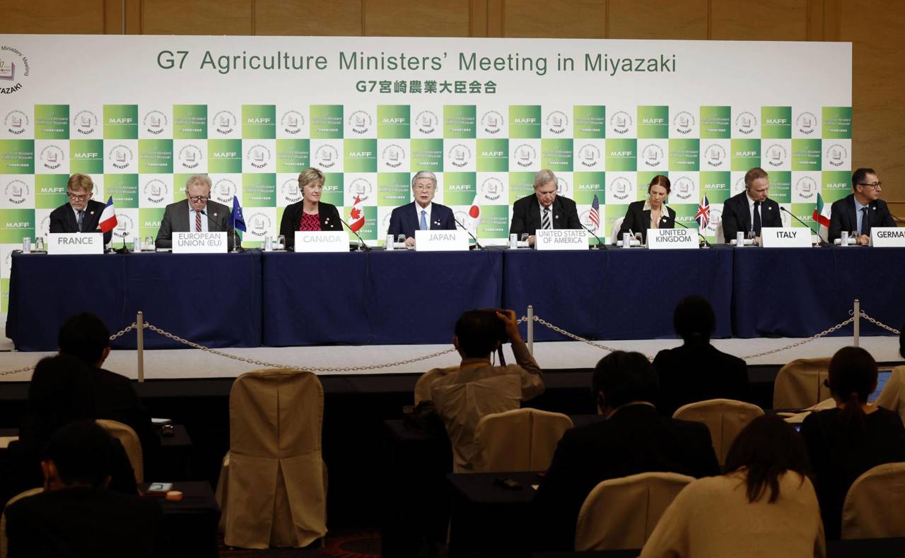 G7 condemns Russia's use of food "as a destabilising means and tool of geopolitical coercion"