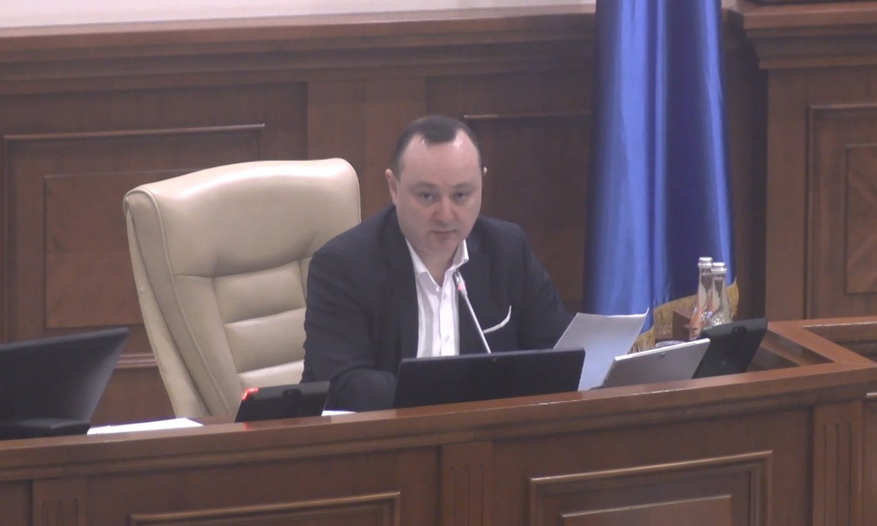 Socialiștii cer crearea unei comisii de anchetă privind grațierea lui Șepeli. Inițiativa nu a fost susținută de majoritatea parlamentară