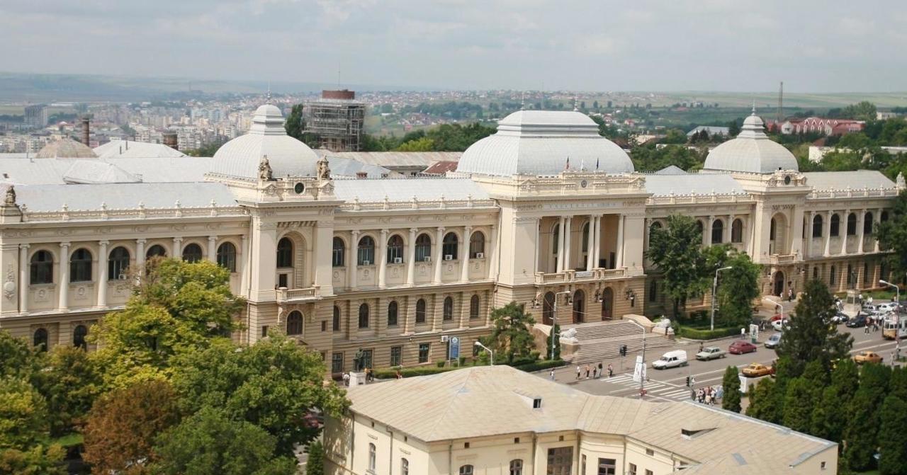 Universitățile din Iași își deschid porțile pentru tinerii basarabeni: Burse și cămine gratuite