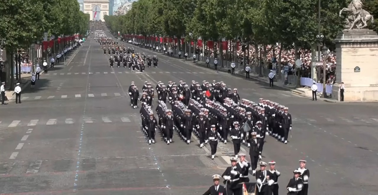 Mii de militari și sute de aeronave, la parada de Ziua Națională a Franței. Contingent din R. Moldova, prezent la eveniment