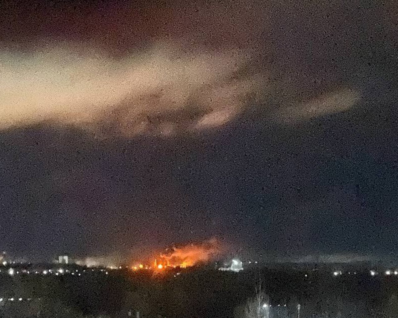 Dronele ucrainene au lovit Moscova și trei rafinării din interiorul Rusiei: incendii masive la uzine din Stavropol, Mari El și Ulyanovsk