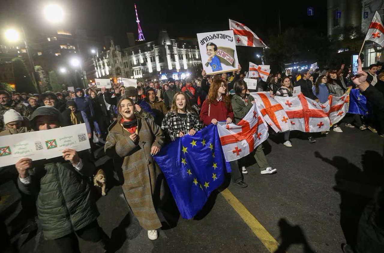 Reuters / Supporters of Georgian opposition parties protest against the result of recent parliamentary elections won by the ruling Georgian Dream party, in Tbilisi, Georgia November 4, 2024