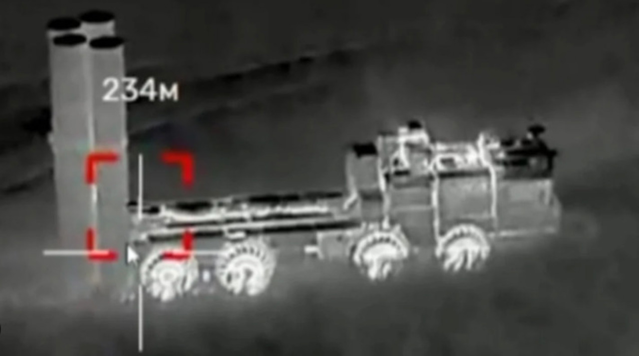 Un sistem S-400 rusesc, lovit de drone ucrainene în apropierea „palatului lui Putin”