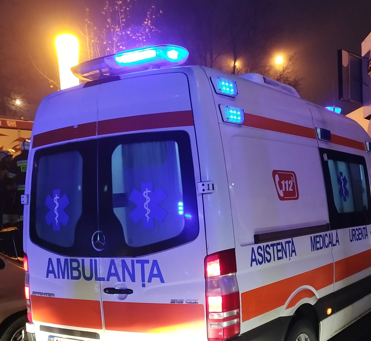 Felcer de pe ambulanță, amenințat cu cuțitul în locuința unei paciente din capitală