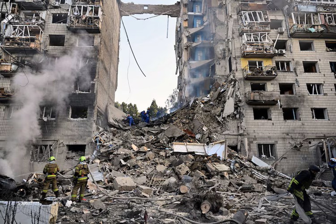 Putin neagă atacurile asupra zonelor rezidențiale din Kiev. Zelenski: „Rusia respinge încetarea focului și alege crimele”