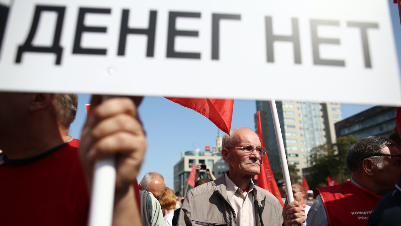 Val de concedieri în sectorul public din Rusia: peste 13 mii de medici, profesori și funcționari dați afară