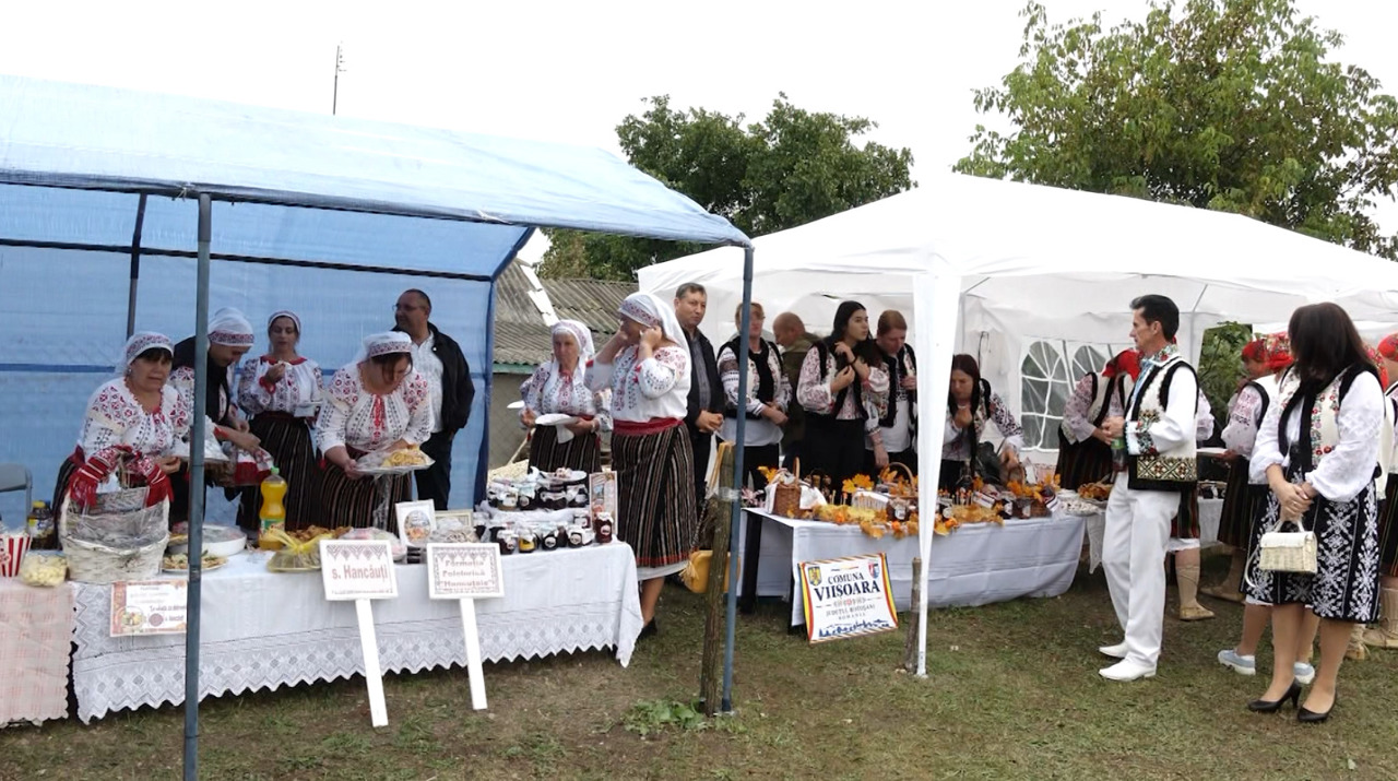 Dulceață cu gust de copilărie și rețete neobișnuite, la Festivalul Dulceții din Hădărăuți