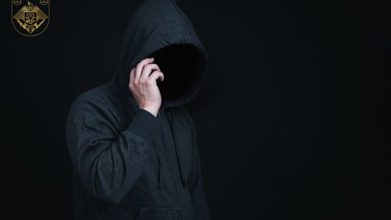  Promisiuni false și bani pierduți: tânăr condamnat pentru trei escrocherii cu criptomonede