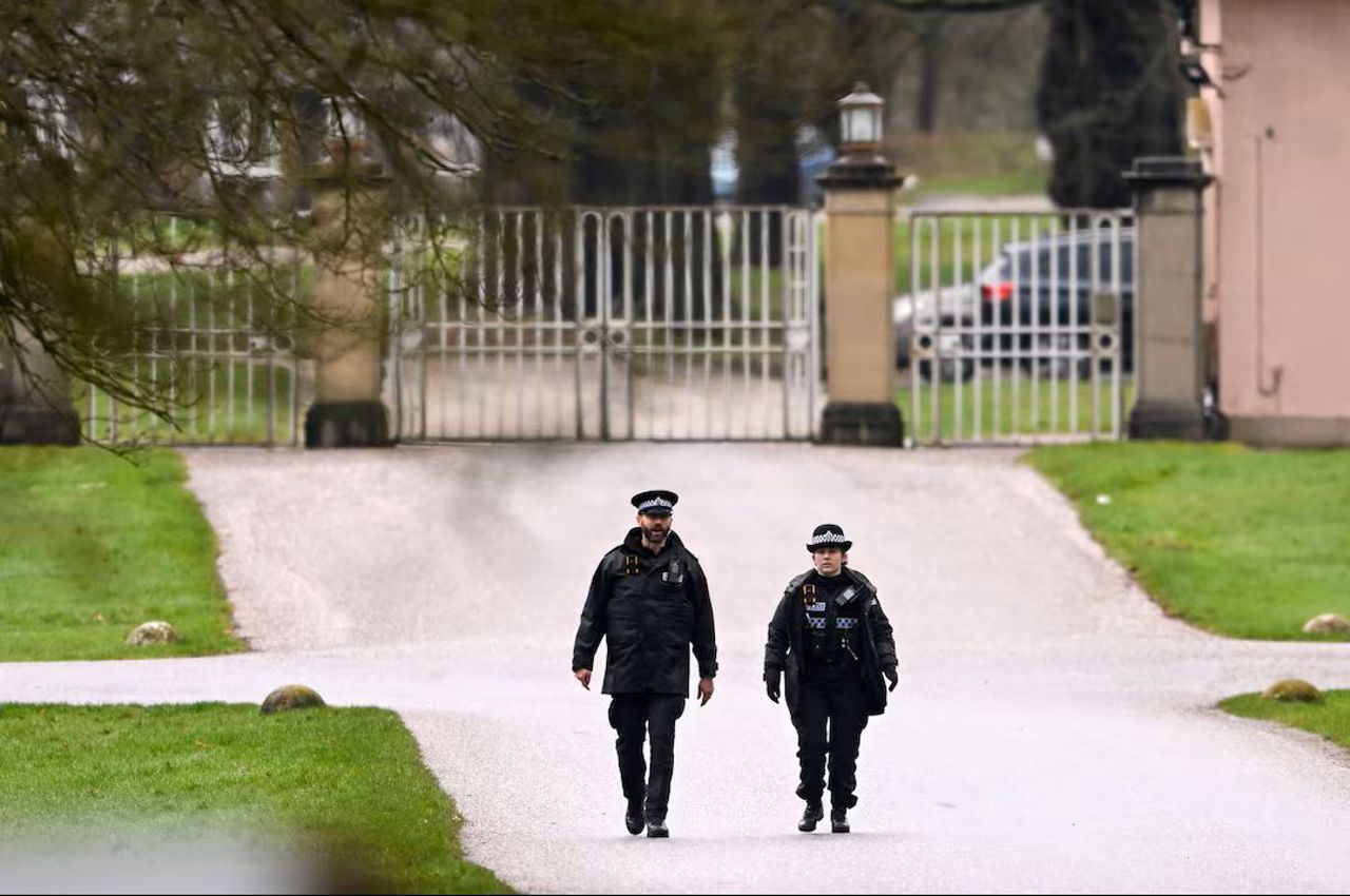 Fratele regelui Charles III, eliberat după 12 ore de audieri. Ancheta privind legătura cu Epstein continuă