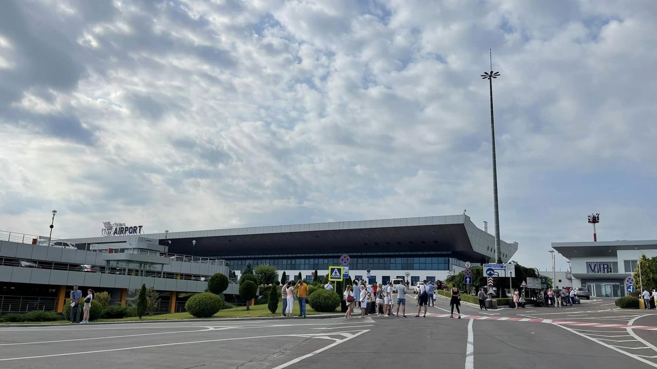 Aeroportul Internațional Chișinău și parcarea auto din preajmă vor funcționa în regim special