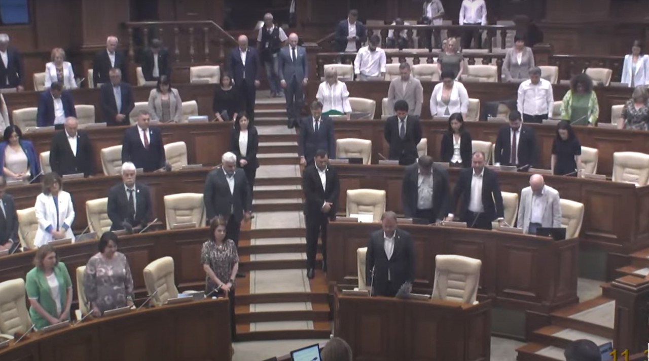 Moment de reculegere în Parlament pentru victimele deportărilor staliniste: „E timpul să reparăm”