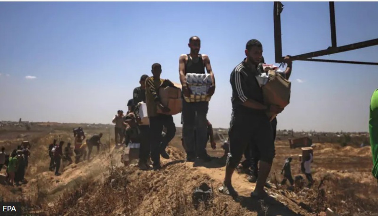 Израильские танки открыли огонь в районе центра гуманитарной помощи в Рафахе: десятки погибших и раненых