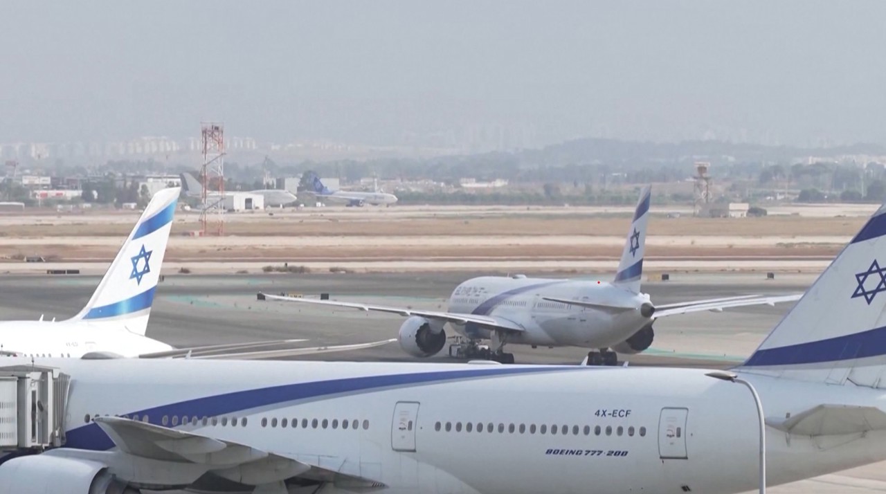 „Un profesionist desăvârșit”. Cine este pilotul înjunghiat pe cursa Dubai–Tel Aviv  