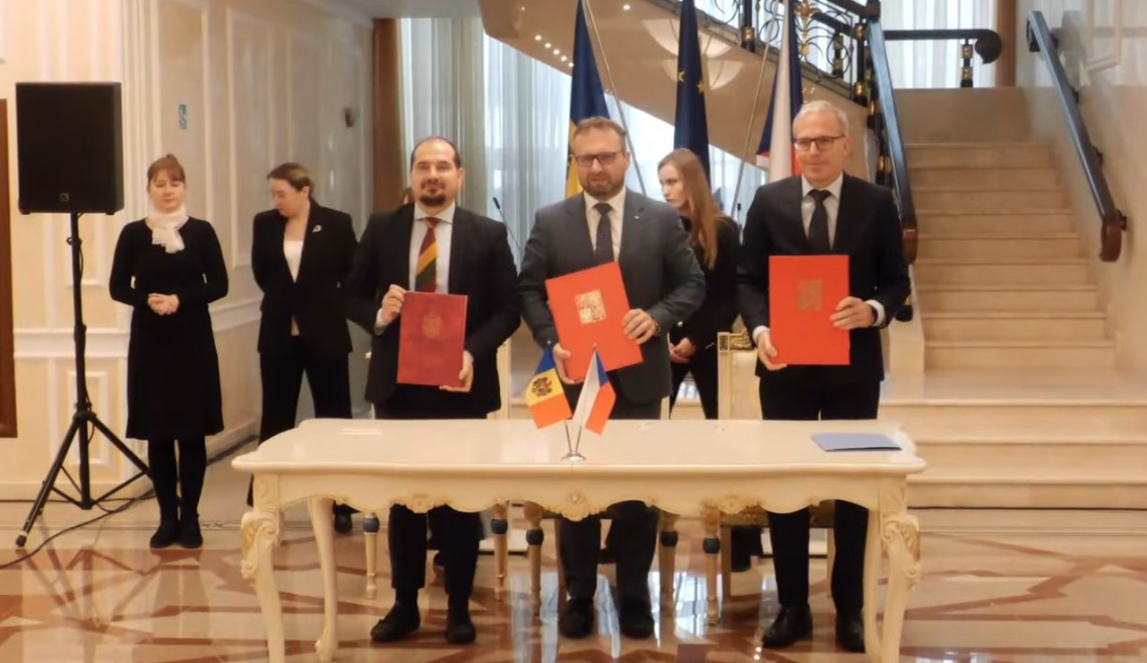 Memorandum: Experți din Cehia vor instrui asistenții sociali din R. Moldova cum să ajute eficient familiile aflate în situații de risc