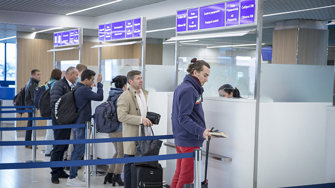 Aproape 500.000 de pasageri au zburat de pe aeroportul din Chișinău în aprilie: Berlin, Paris și Praga, în topul destinațiilor 