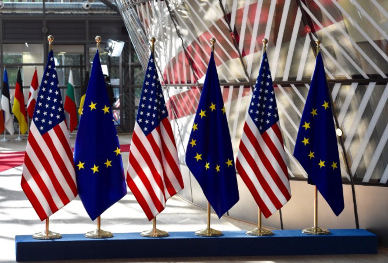 Tensiunile cu privire la Groenlanda determină Europa să-și evalueze dependența de SUA în domeniile energiei și apărării