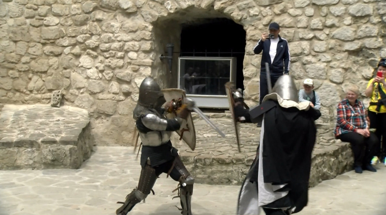 Cetatea Soroca, transformată într-o tabără medievală: Lupte cu săbii și reconstituiri istorice