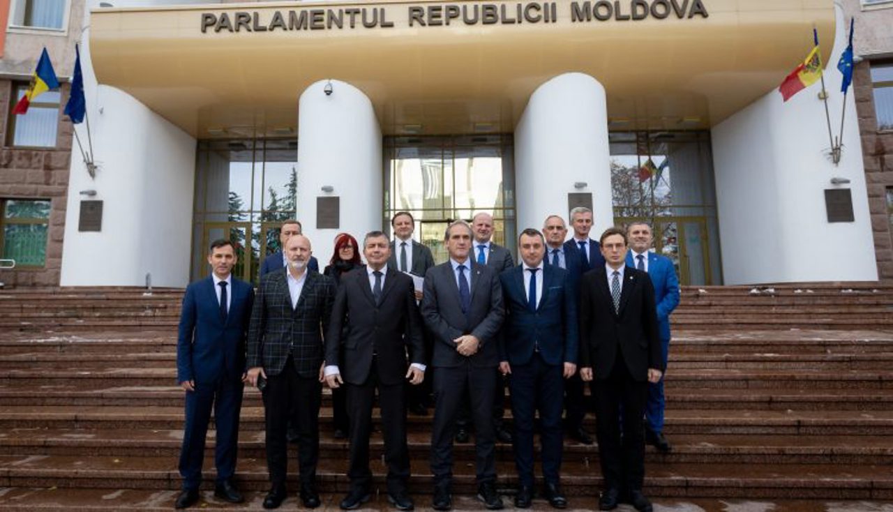 Резолюция в поддержку европейской интеграции и содействия устойчивому развитию региона ICE, была одобрена парламентариями 16 стран