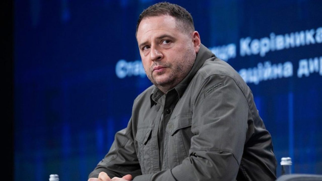 Andrii Iermak anunță că pleacă pe front după demitere și percheziții: „Nu vreau să-i creez probleme lui Zelenski”