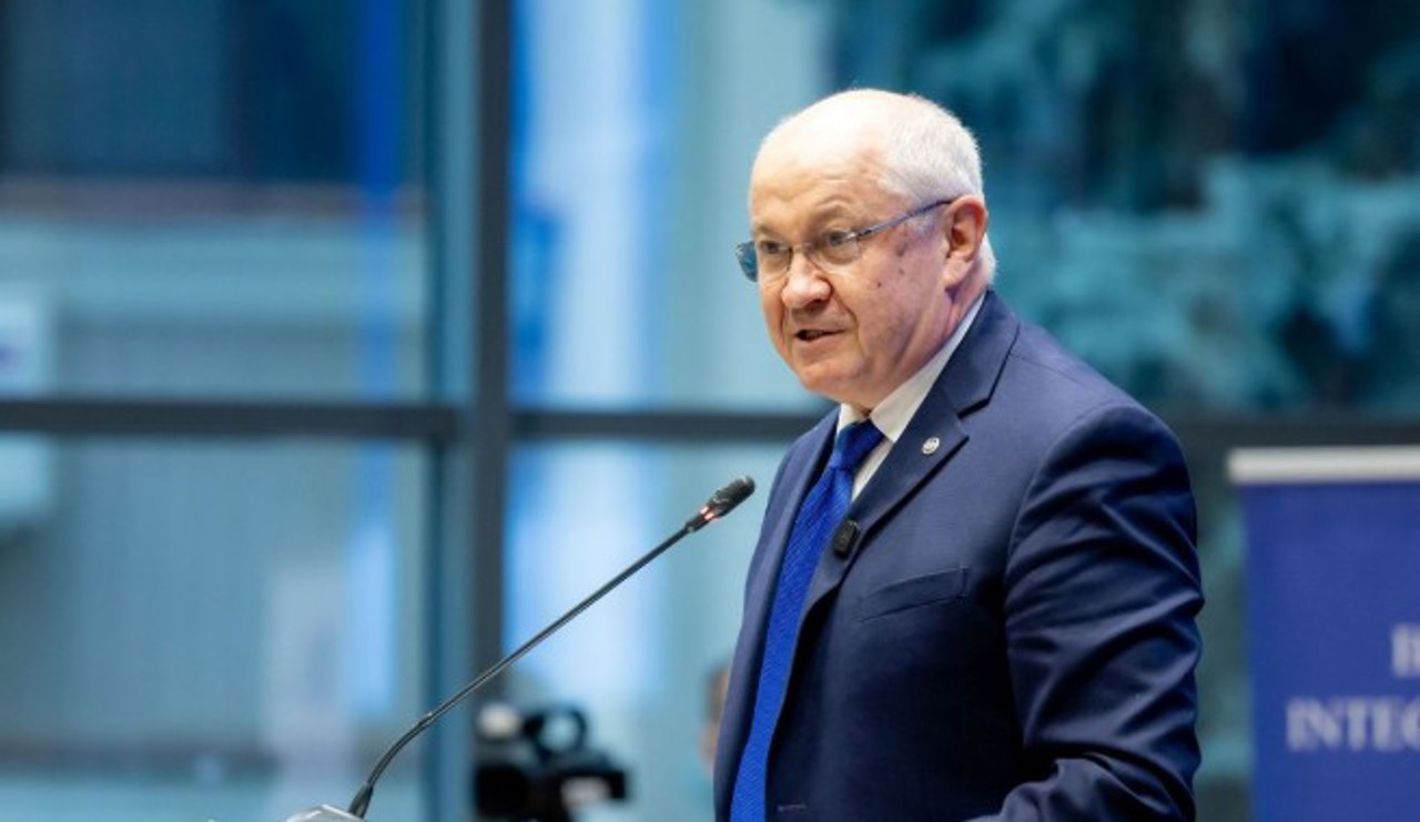 "I can no longer serve in line with my principles": Prime Minister Alexandru Munteanu resigns. What's next?