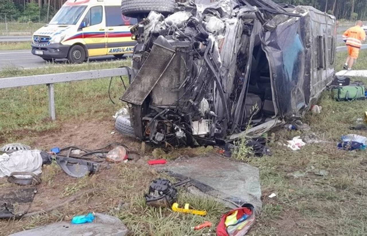 Accidentul rutier din Polonia // MAEIE confirmă: 10 cetățeni moldoveni au fost răniți