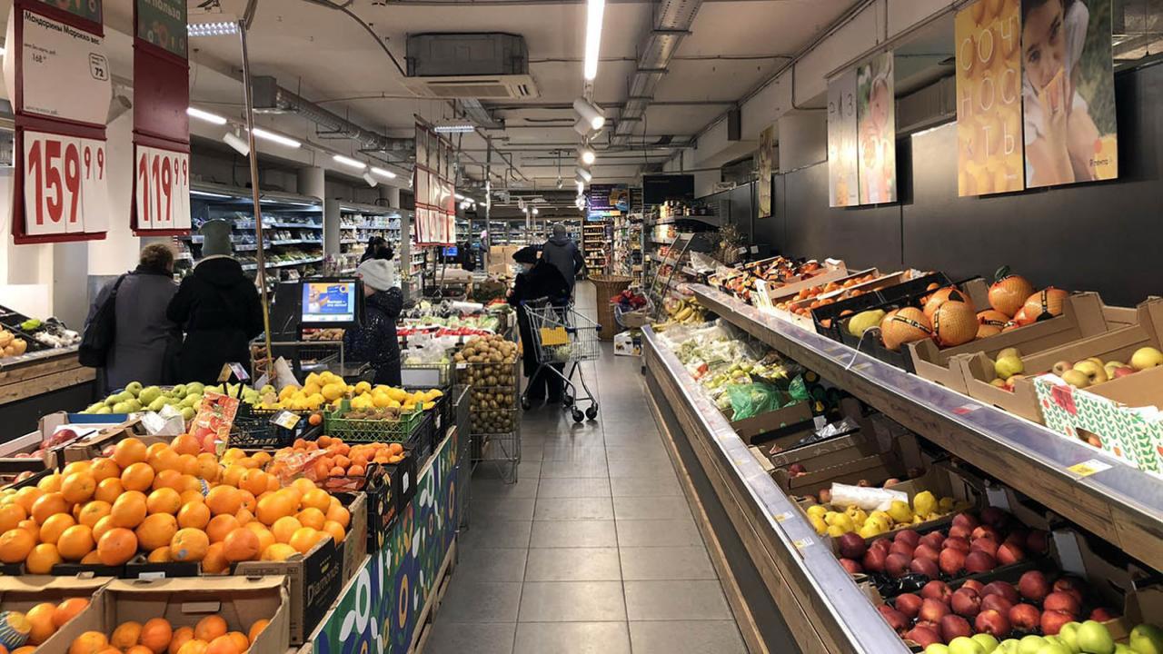 Magazinele alimentare din Rusia, tot mai goale: Cumpărătorii reduc cheltuielile