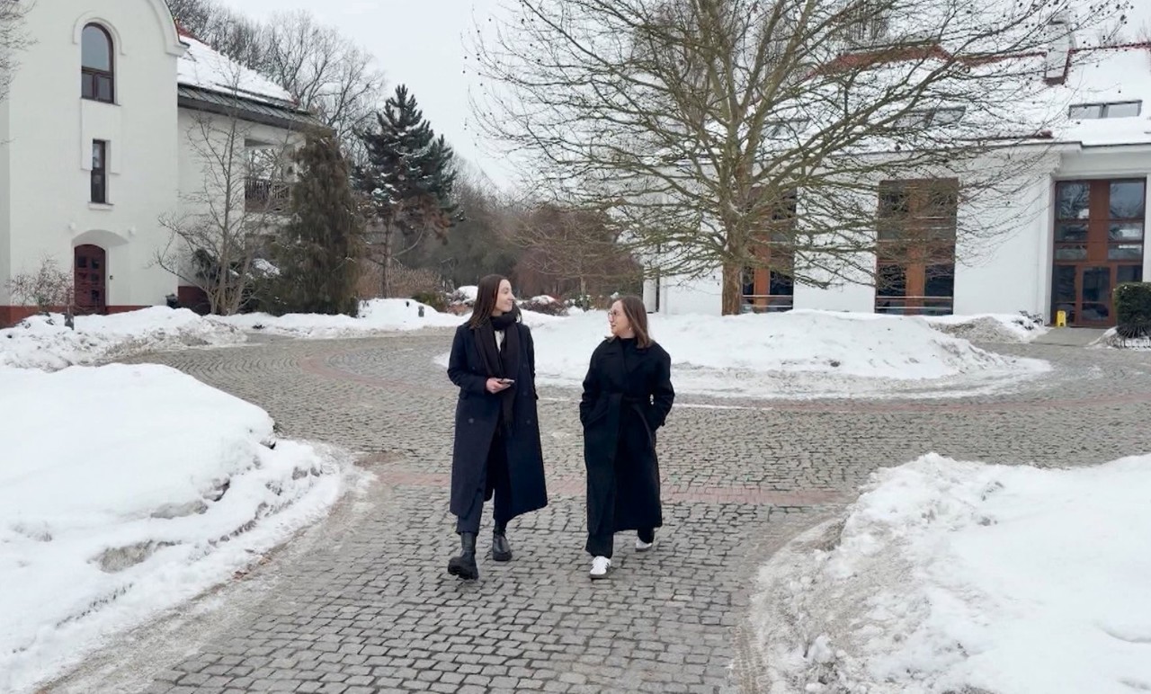 Două tinere din R. Moldova studiază la una dintre cele mai prestigioase instituții din Polonia: „Am dorit foarte mult să ajung aici”