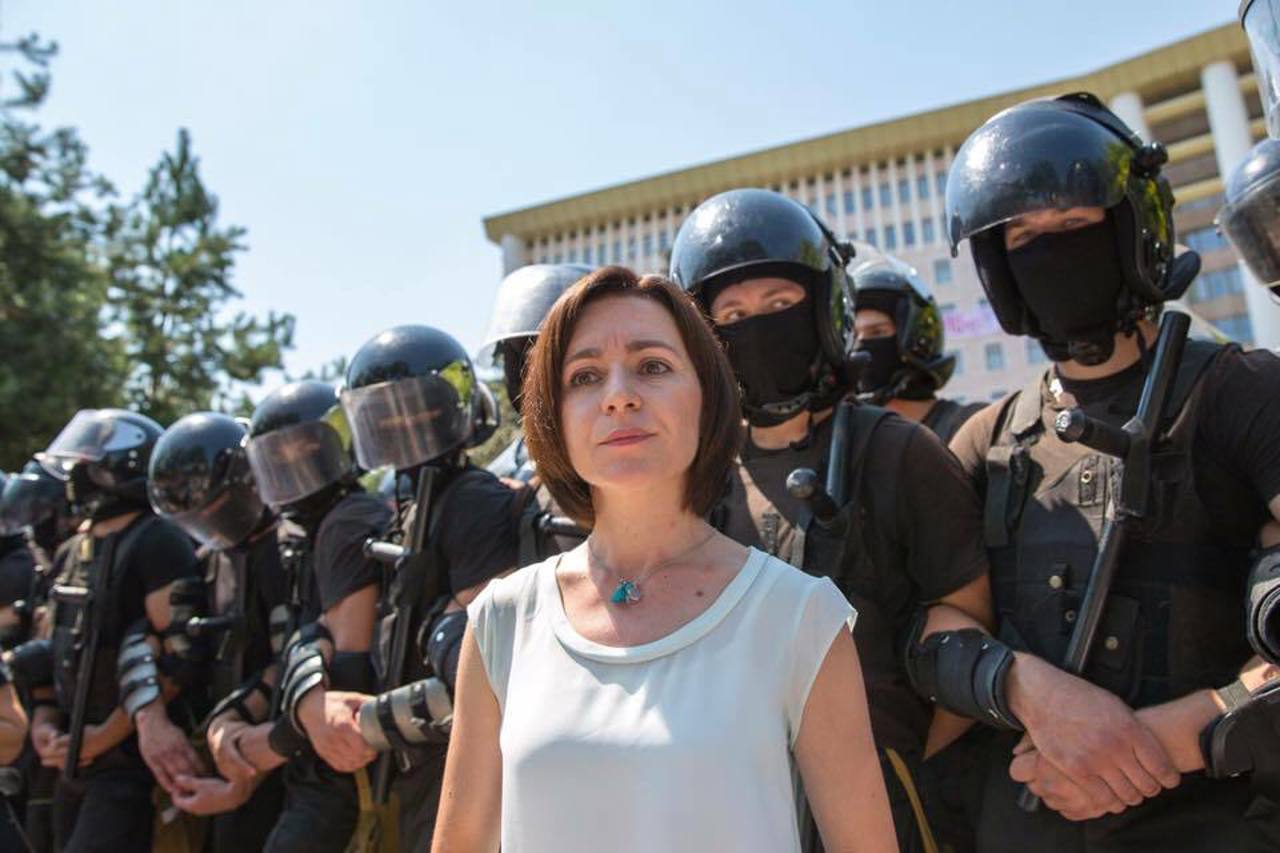 Maia Sandu amintește că, acum șase ani, „dictatorul a căzut!”. Curăraru: „Vedem și acum rămășițe ale influenței oligarhice”