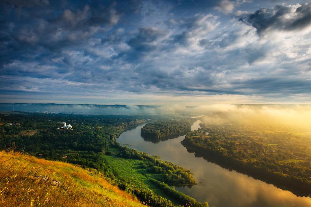 August, luna extremelor în R. Moldova: De la 3.9 la 42.4 grade Celsius și de la ploi torențiale la secetă severă