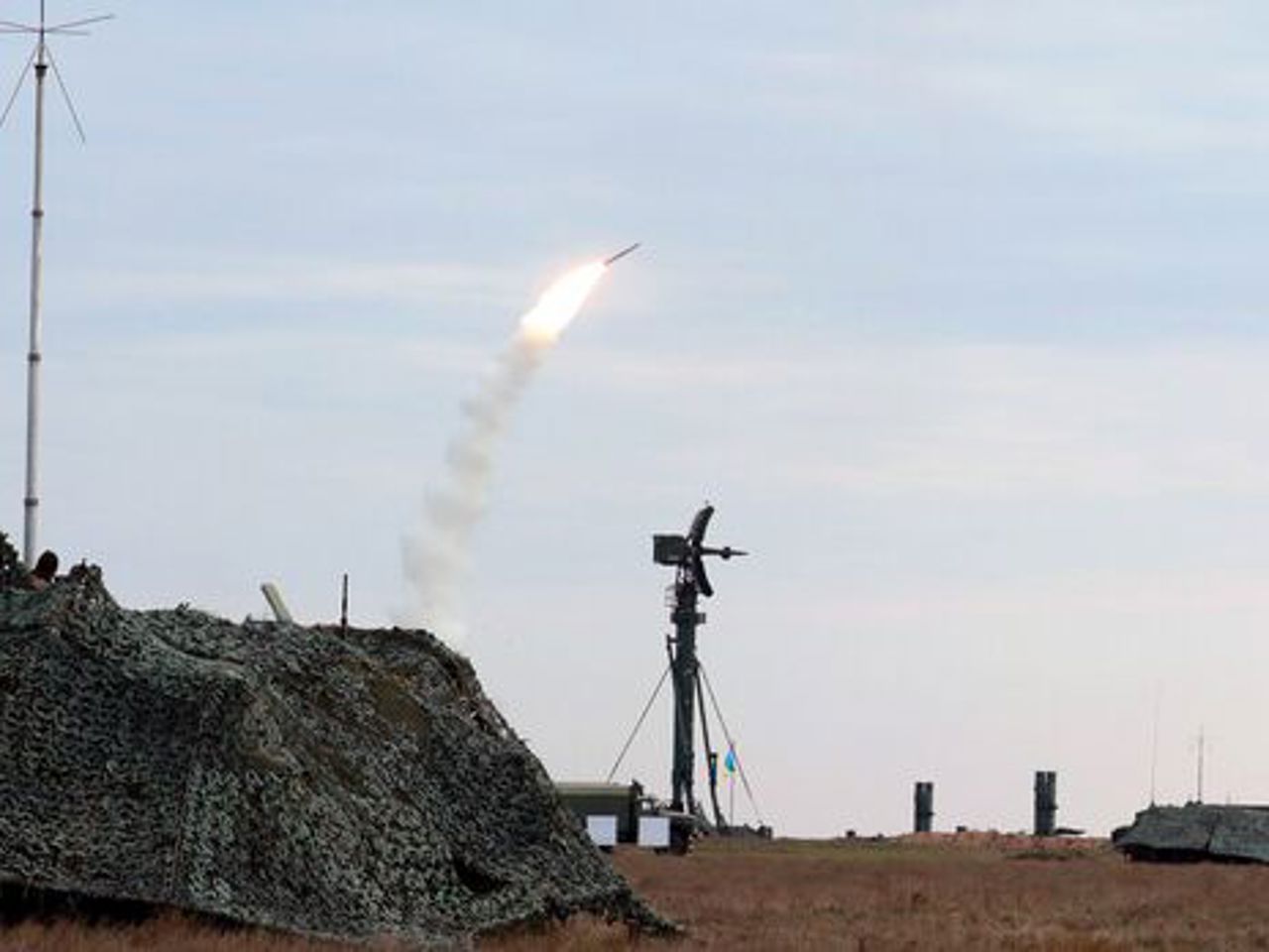 Киев стал объектом российских атак в 13-й раз за этот месяц.  Область Чернэуць также была атакована беспилотниками