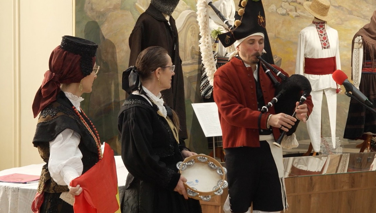 Chisinau hosts first international authentic folklore caravan from ten countries