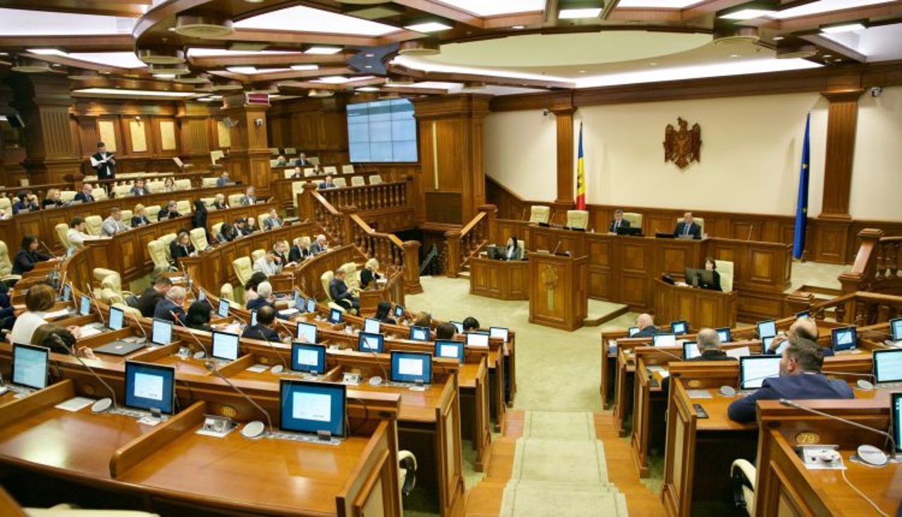 Deputies have a plenary session