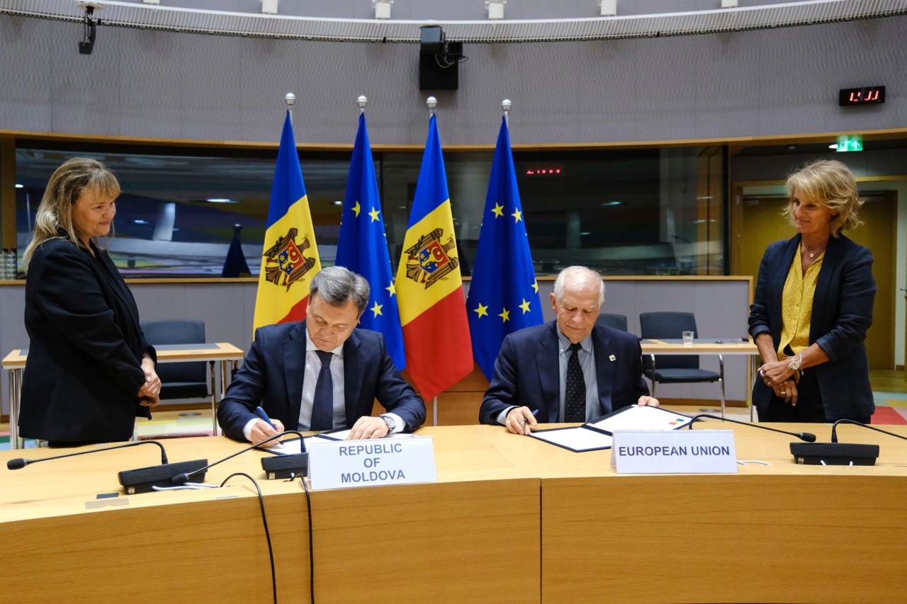 Republica Moldova a semnat un parteneriat de pace și securitate cu Uniunea Europeană. Borrell: „Este prima țară”