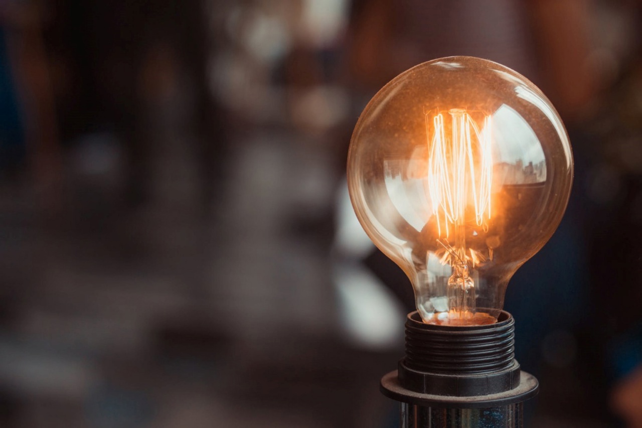 ANRE explică de ce nu scad tarifele la energie: Prețurile reflectă o medie anuală, nu lunară