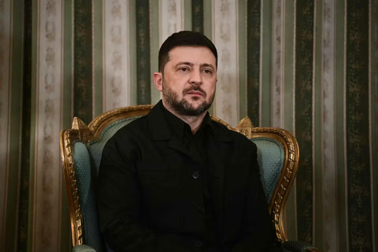 „Sunt gata și mâine, dar avem război”: Zelenski susține că scrutinul prezidențial este imposibil în condițiile actuale  