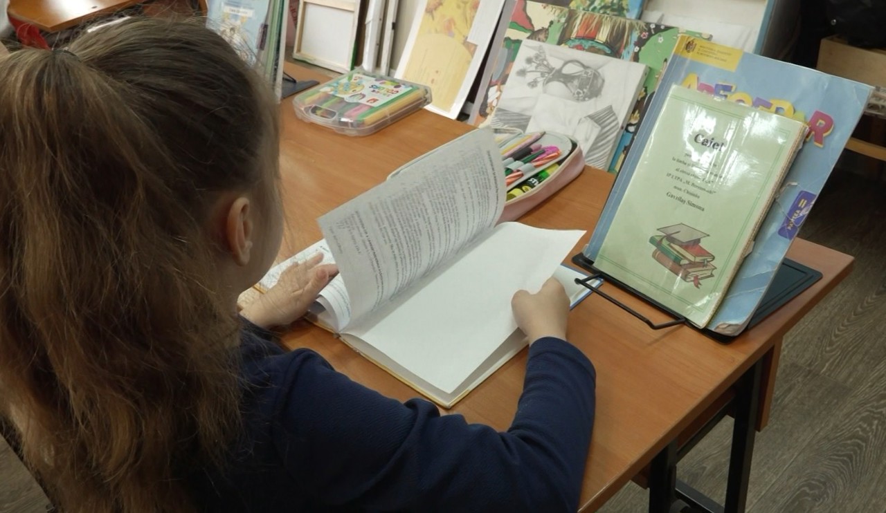 Primele zile de școală, dificile pentru copii. Cum îi pot ajuta părinții să se adapteze 