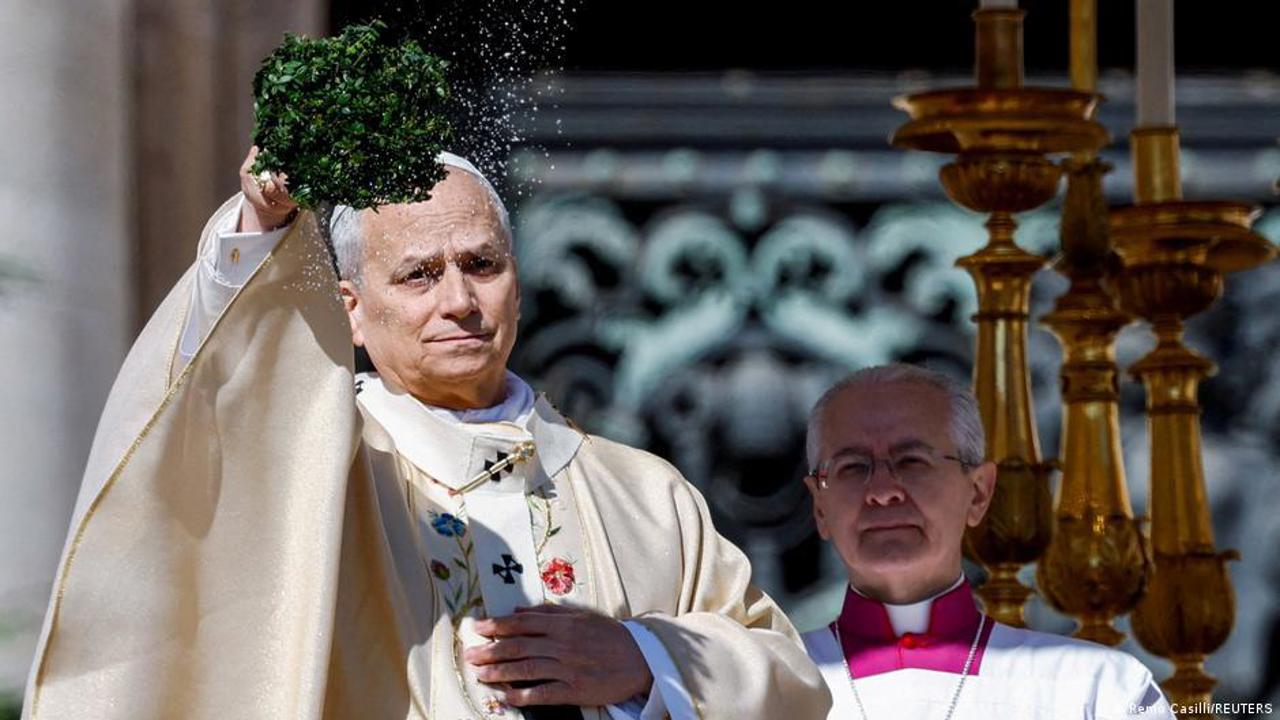 Papa Leon XIV îndeamnă la pace în prima sa slujbă de Paști ca Suveran Pontif