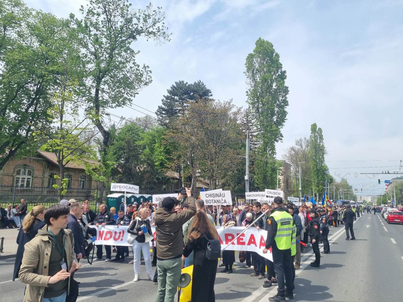 FOTO/UPDATE Protest în centrul Chișinăului: Manifestația s-a încheiat cu adoptarea unei rezoluții