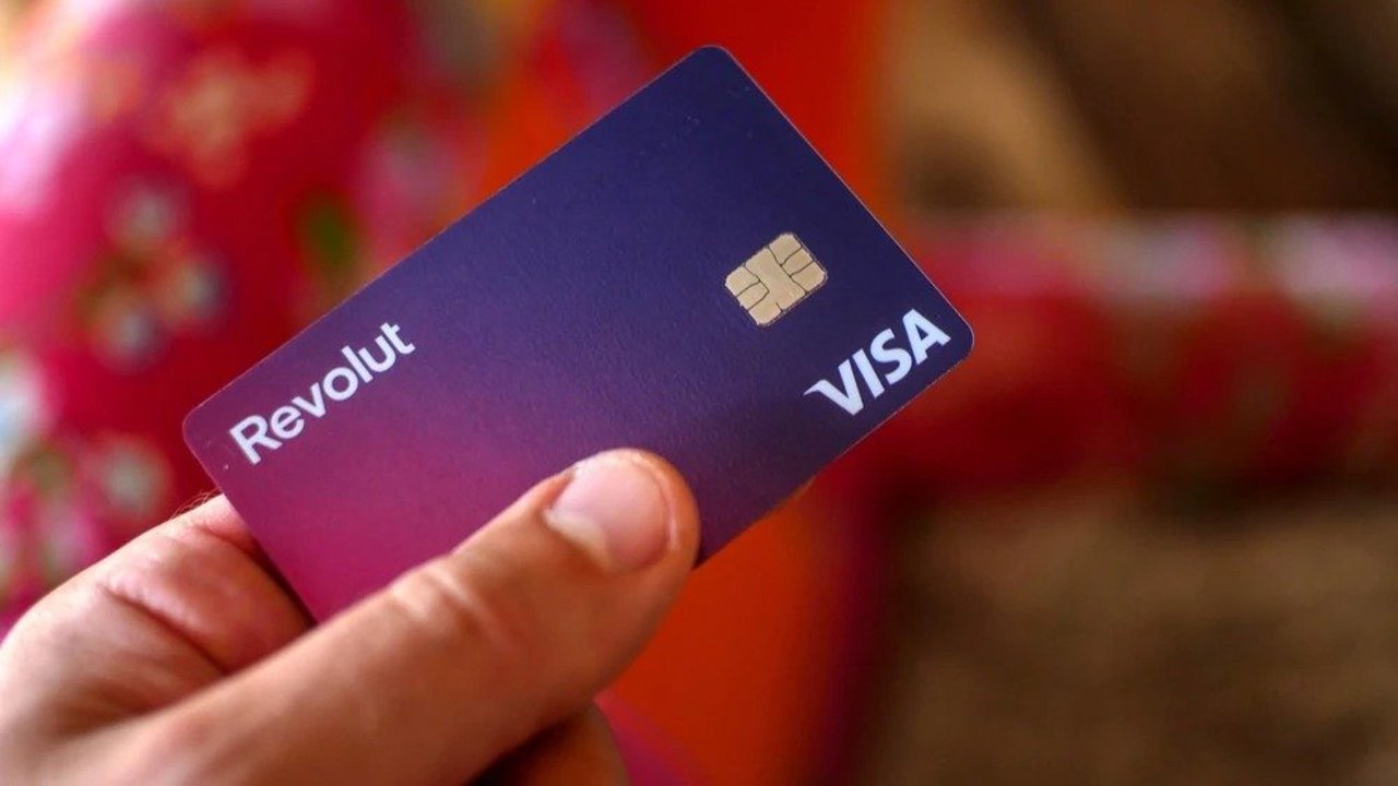 Банк Revolut начал уведомлять клиентов из РФ о заморозке счетов