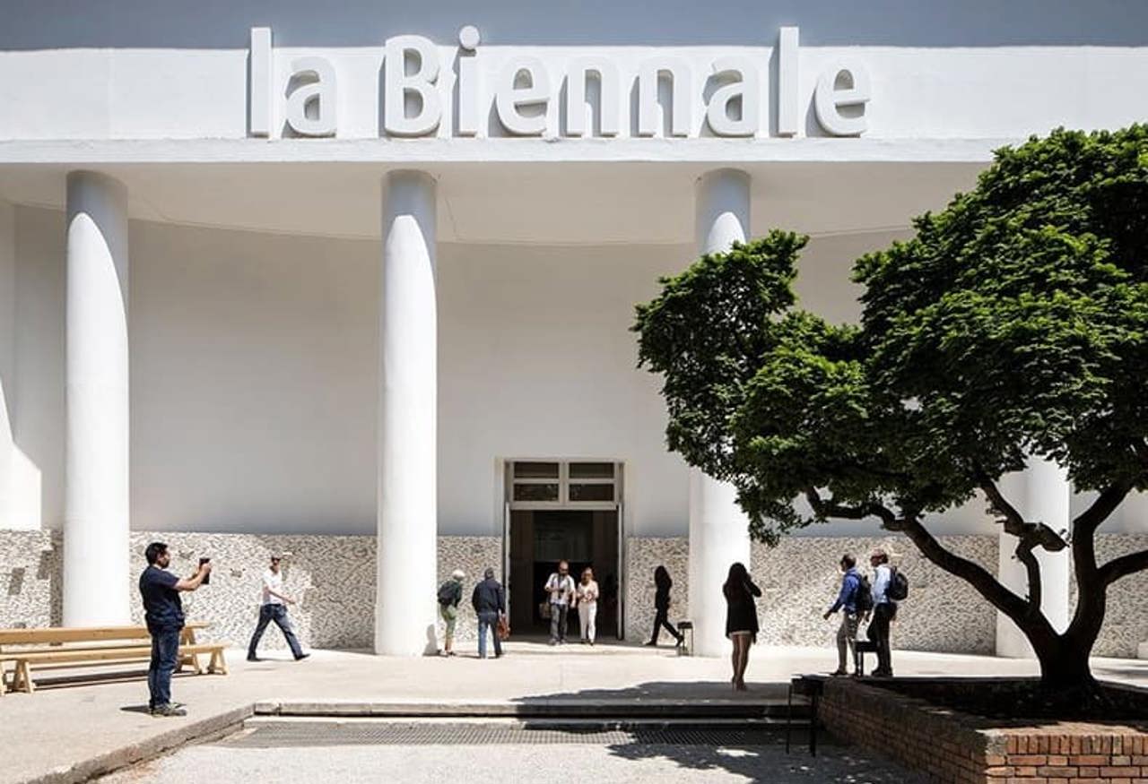 ЕС намерен сократить финансирование Венецианской биеннале из-за участия России
