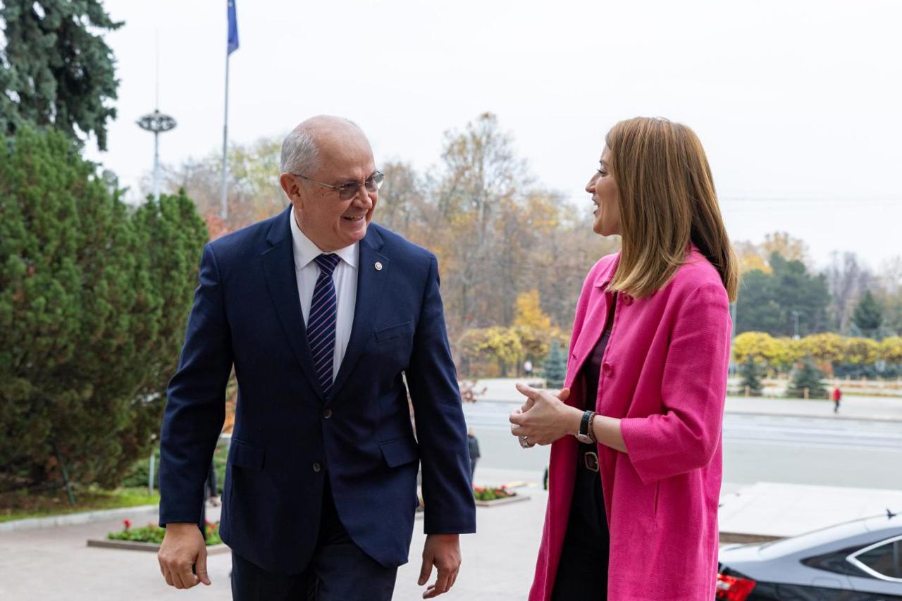 Alexandru Munteanu a primit-o pe Roberta Metsola la Guvern: „Vrem să oferim cetățenilor noștri aceleași oportunități ca în UE”