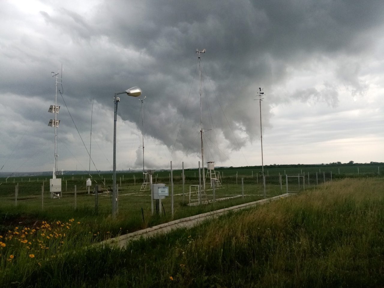 Atenție! Se așteaptă ploi cu descărcări electrice. Meteorologii au emis Cod galben de instabilitate atmosferică