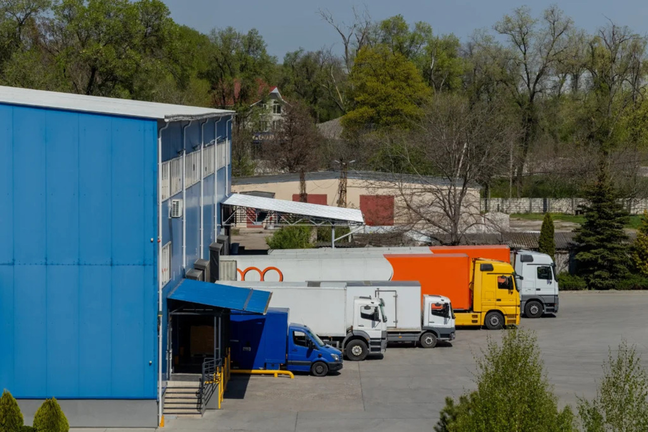 R. Moldova a importat de aproape trei ori mai multe mărfuri decât a exportat în prima jumătate a anului: UE ne-a cumpărat peste 64% din mărfuri