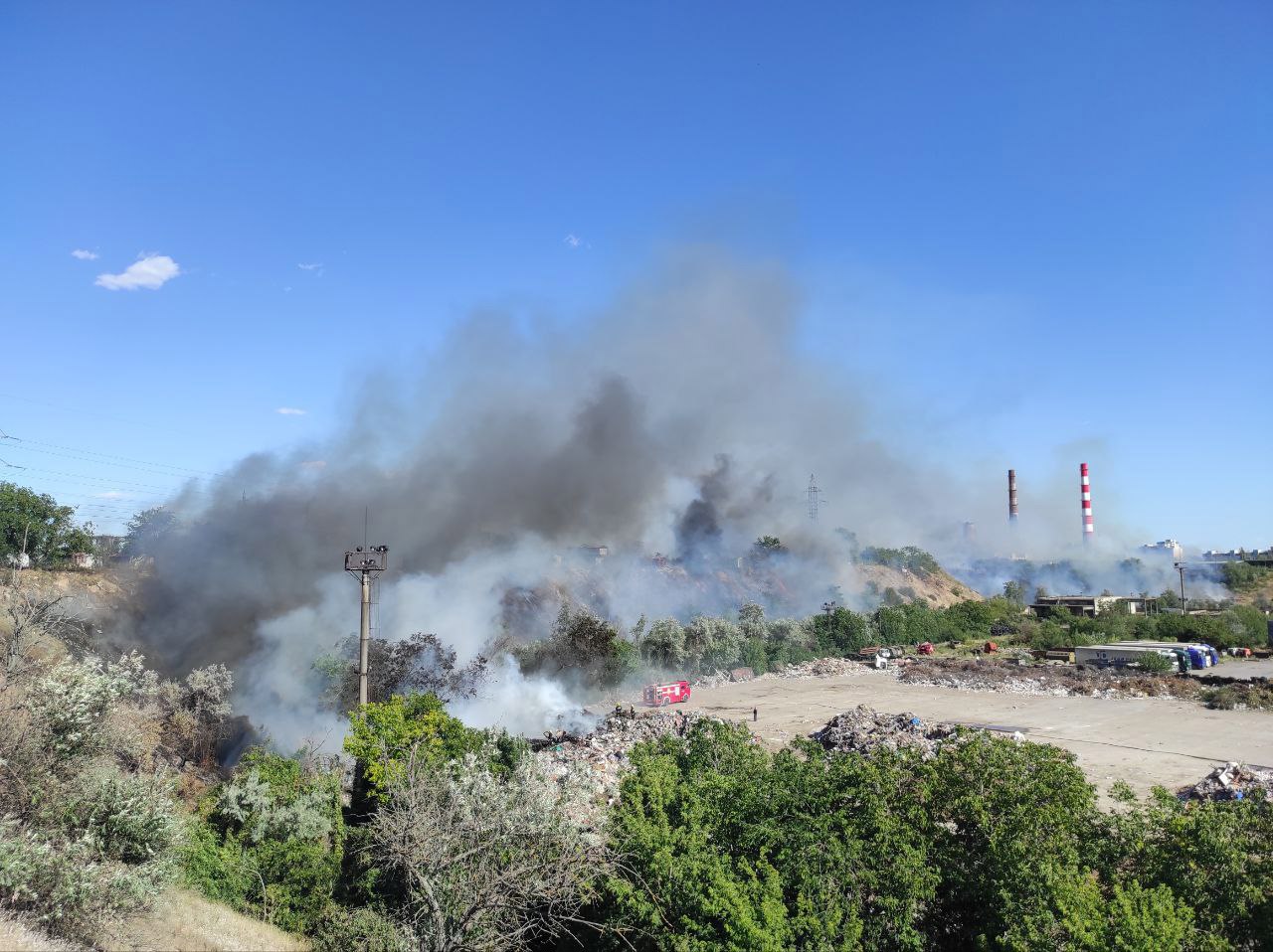 Incendiu puternic la Tiraspol: eforturile pompierilor, zădărnicite de vânt și resurse limitate de apă