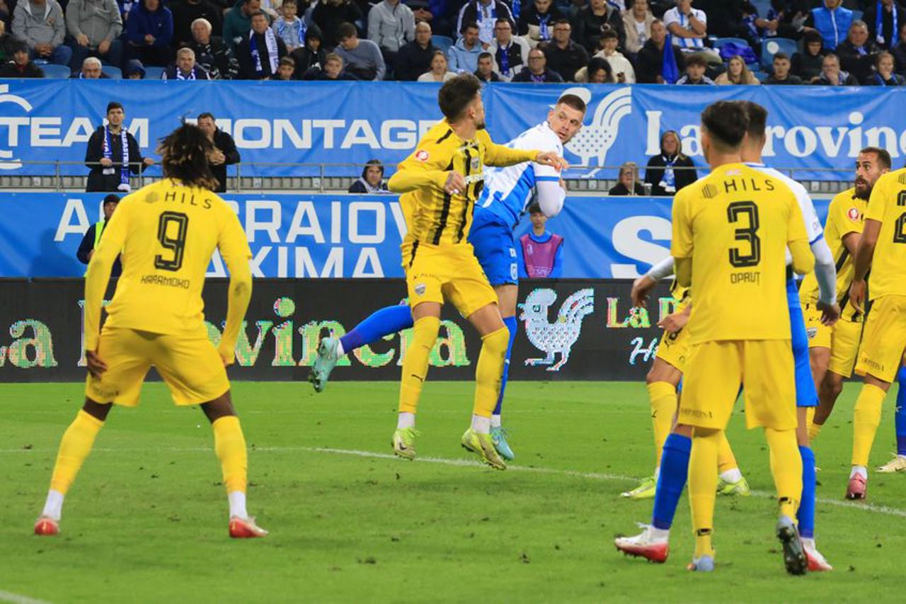 Superliga românească de fotbal: CS Universitatea Craiova și Dinamo București au oferit un meci spectaculos cu răsturnări de scor 