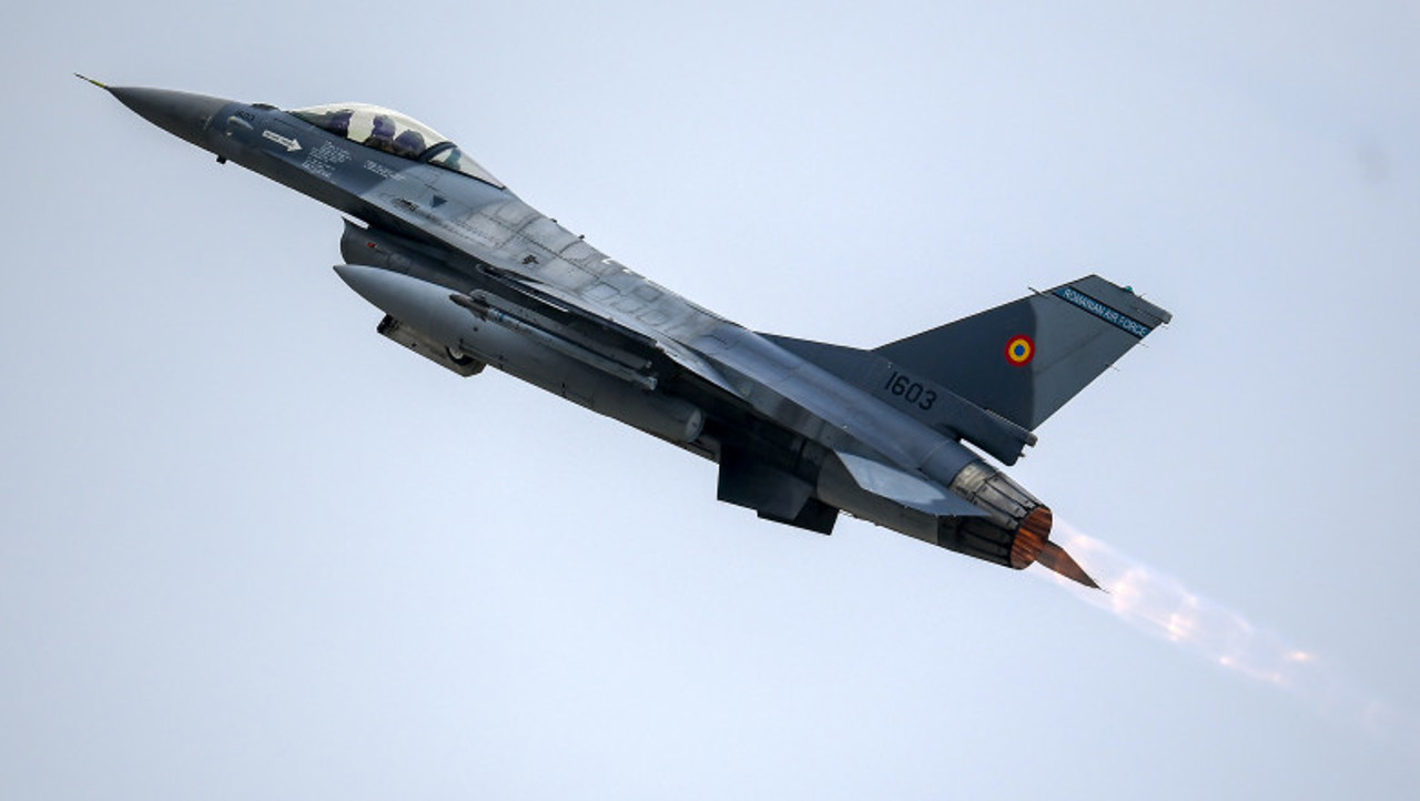 Autoritățile de peste Prut au ridicat două aeronave F-16 după un atac rusesc cu drone lângă granița României