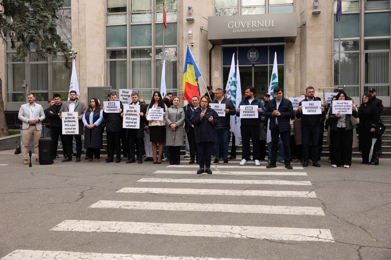 Reforma APL, contestată de MAN la un protest în fața Guvernului. Autorități: „Problemele invocate confirmă necesitatea amalgamării”